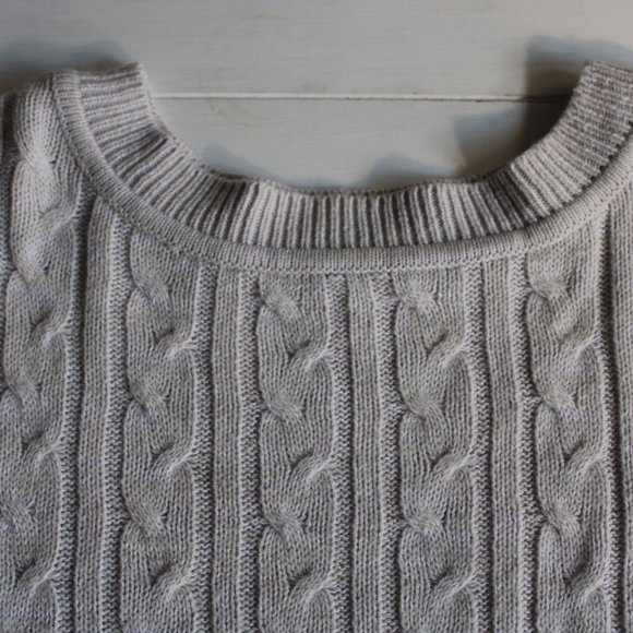 Light Grey Oversized Cropped Cable Knit Crewneck Sweater - Picture 2 of 5